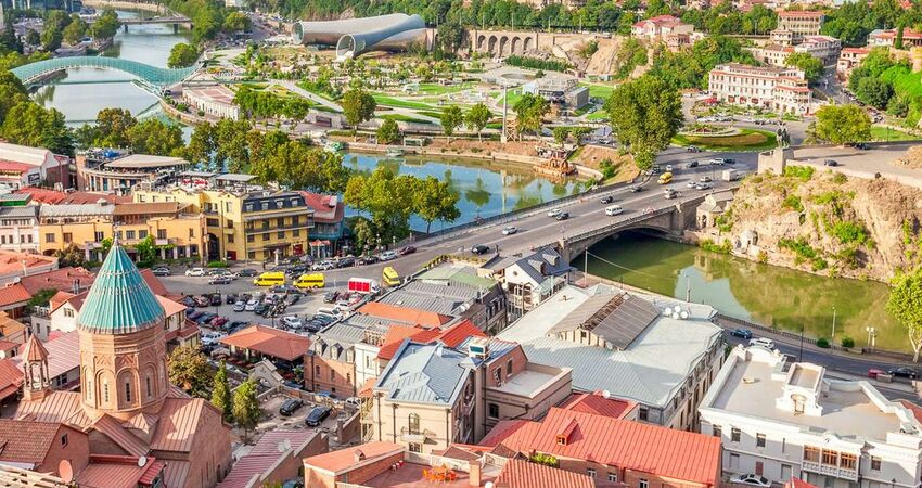 İzmir'den Vizesiz Uçakla Batum Tiflis Kars Turu