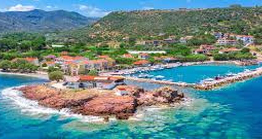 Midilli Adası Tatil Paketi (Feribot Bileti ve Blue Sea Hotel 2 Gece Konaklama)