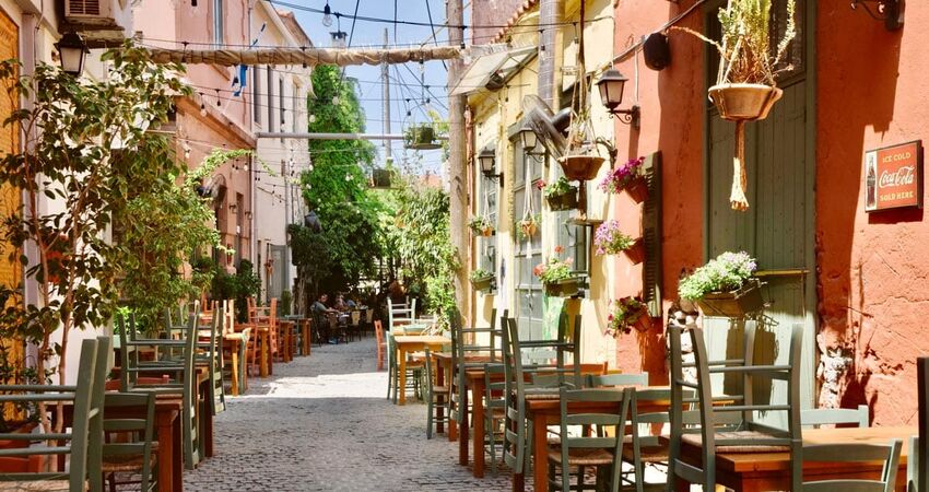 Midilli Adası Tatil Paketi (Feribot Bileti ve Blue Sea Hotel 2 Gece Konaklama)