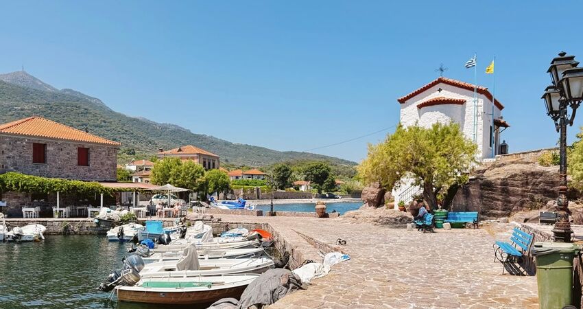 Midilli Adası Tatil Paketi (Feribot Bileti ve Blue Sea Hotel 2 Gece Konaklama)