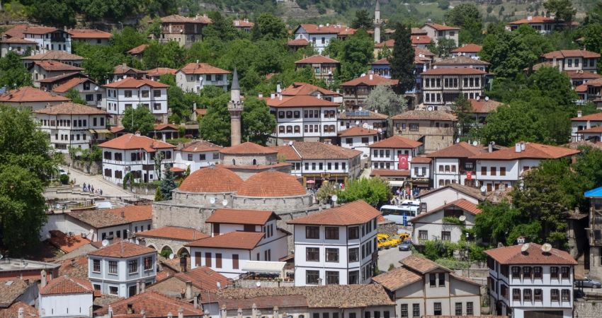 Uçaklı Karadeniz Yaylalar ve Batum Turu (5 Gün 4 Gece)